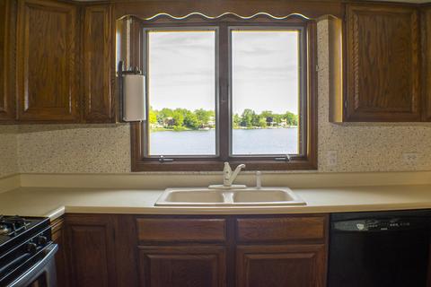 2220 High Point Dr, Lindenhurst, IL 60046 photo 8