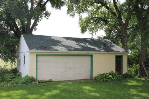213 E Winfield St, Morrison, IL 61270 photo 3