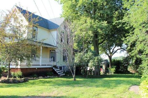 213 E Winfield St, Morrison, IL 61270 photo 2