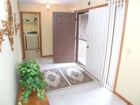 868 Middleton Ln, Bartlett, IL 60103 photo 3
