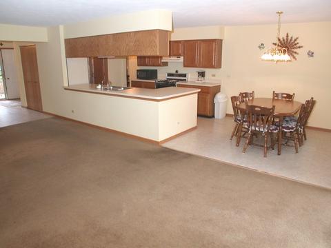 868 Middleton Ln, Bartlett, IL 60103 photo 14