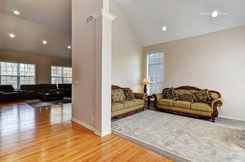 695 Union Ave, Bartlett, IL 60103 photo 4