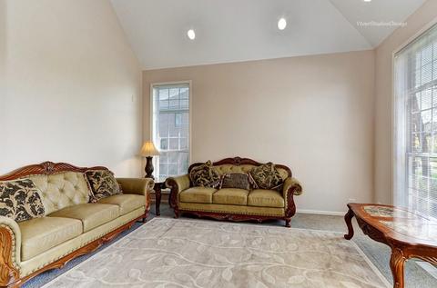 695 Union Ave, Bartlett, IL 60103 photo 5
