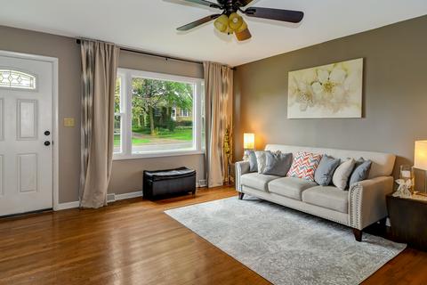 1015 Evergreen St, Wheaton, IL 60187 photo 3