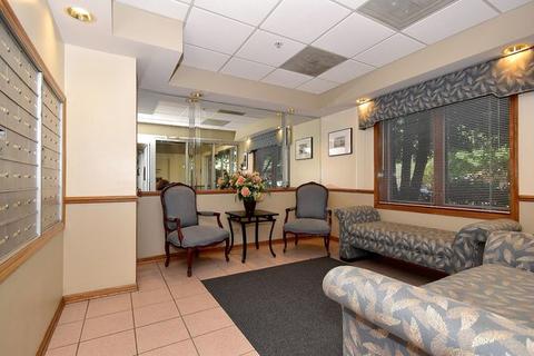 1600 E Thacker St #203, Des Plaines, IL 60016 photo 4