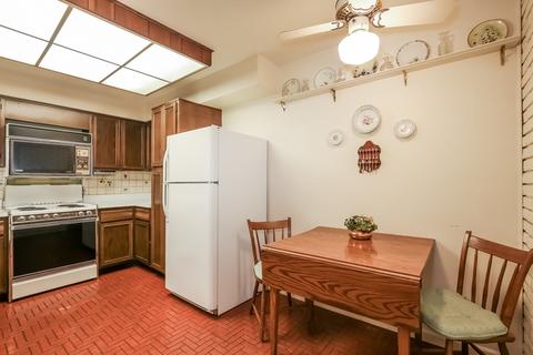 17 Saint George Dr, Rolling Meadows, IL 60008 photo 8