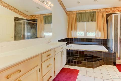 1480 Falcon Ln, Hoffman Estates, IL 60192 photo 12