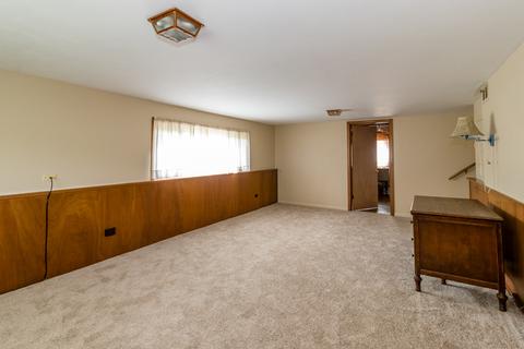 220 Pinecroft Dr, Roselle, IL 60172 photo 16