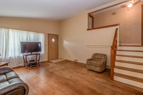 220 Pinecroft Dr, Roselle, IL 60172 photo 10