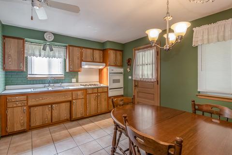 220 Pinecroft Dr, Roselle, IL 60172 photo 7