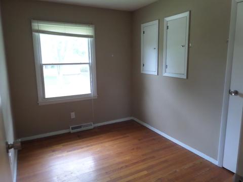 526 Ball Ave, Dekalb, IL 60115 photo 8