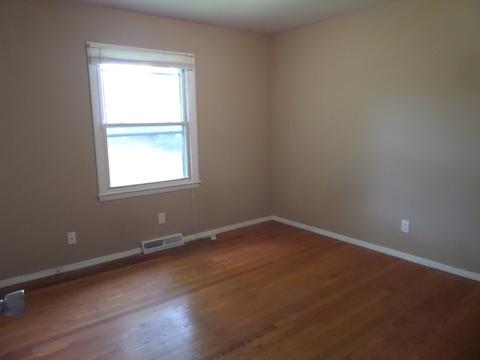 526 Ball Ave, Dekalb, IL 60115 photo 7