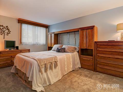913 Ascot Dr, Elgin, IL 60123 photo 13