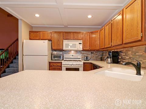 913 Ascot Dr, Elgin, IL 60123 photo 10