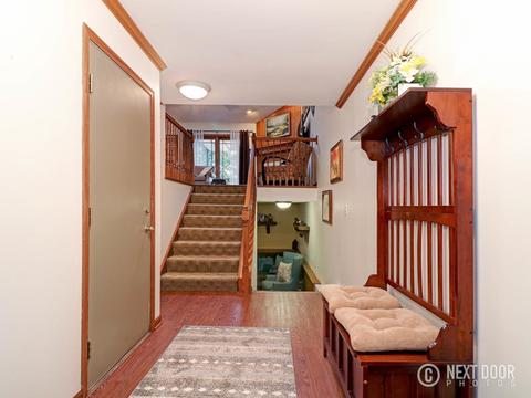 913 Ascot Dr, Elgin, IL 60123 photo 3