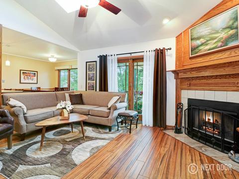 913 Ascot Dr, Elgin, IL 60123 photo 4