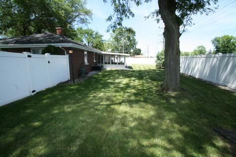 416 E Bevan Dr, Joliet, IL 60435 photo 6