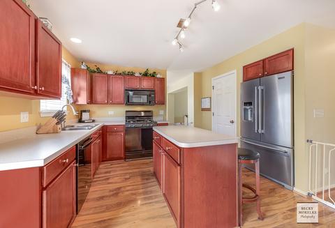 642 Deames St, Plano, IL 60545 photo 8