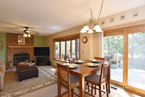 671 Heather Ln, Bartlett, IL 60103 photo 16