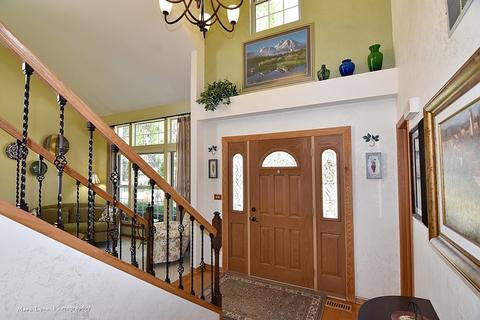 671 Heather Ln, Bartlett, IL 60103 photo 4
