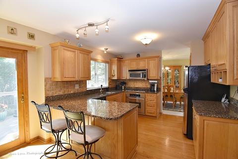 671 Heather Ln, Bartlett, IL 60103 photo 13