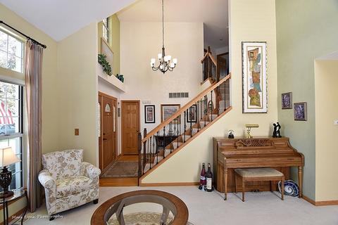 671 Heather Ln, Bartlett, IL 60103 photo 7