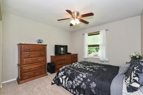 335 Princeton Ave, Elgin, IL 60123 photo 7