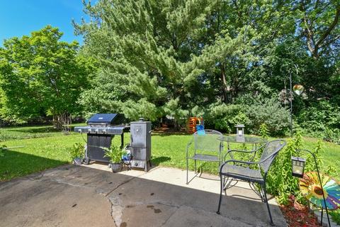 335 Princeton Ave, Elgin, IL 60123 photo 11