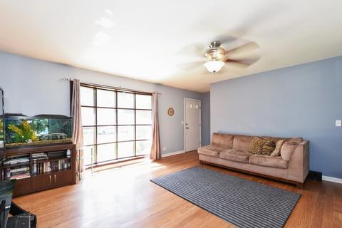 335 Princeton Ave, Elgin, IL 60123 photo 2