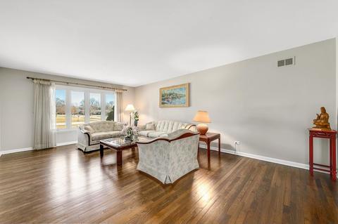 3032 White Pine Dr, Northbrook, IL 60062 photo 5