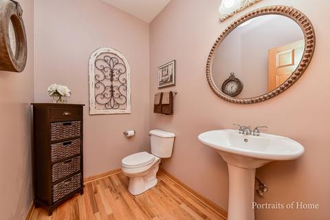1943 Gardner Cir E, Aurora, IL 60503 photo 12