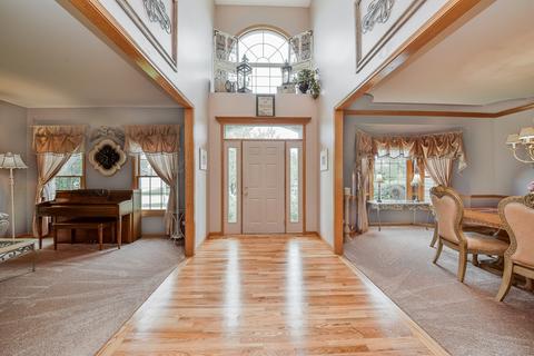 1943 Gardner Cir E, Aurora, IL 60503 photo 4
