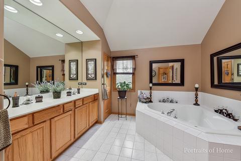 1943 Gardner Cir E, Aurora, IL 60503 photo 15