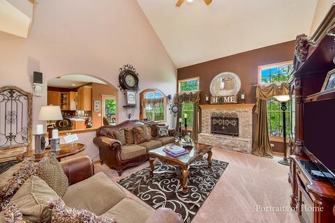 1943 Gardner Cir E, Aurora, IL 60503 photo 6