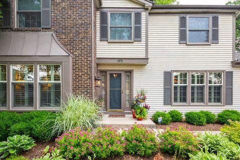 1979 Spring Green Dr, Wheaton, IL 60189 photo 2