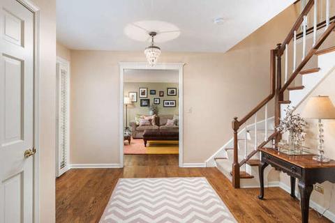 1979 Spring Green Dr, Wheaton, IL 60189 photo 4