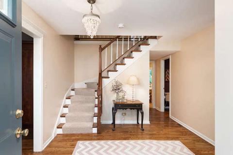 1979 Spring Green Dr, Wheaton, IL 60189 photo 3