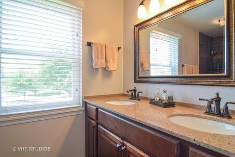 1419 Polo Dr, Bartlett, IL 60103 photo 9