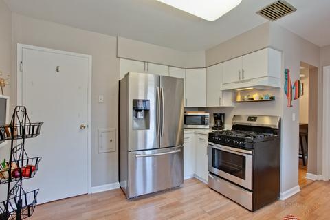 646 E Shabonee Trl, Mount Prospect, IL 60056 photo 10