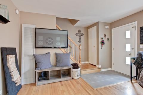 646 E Shabonee Trl, Mount Prospect, IL 60056 photo 3