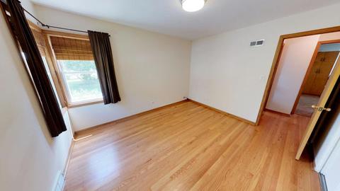 114 N Wolf Rd, Des Plaines, IL 60016 photo 25