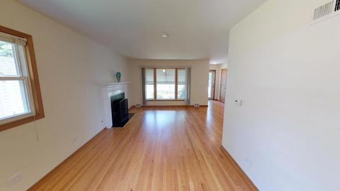 114 N Wolf Rd, Des Plaines, IL 60016 photo 10