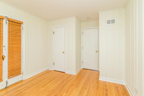 114 N Wolf Rd, Des Plaines, IL 60016 photo 33