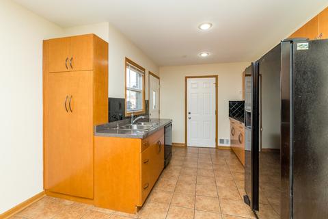 114 N Wolf Rd, Des Plaines, IL 60016 photo 17