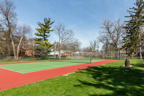 114 N Wolf Rd, Des Plaines, IL 60016 photo 64