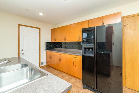 114 N Wolf Rd, Des Plaines, IL 60016 photo 16