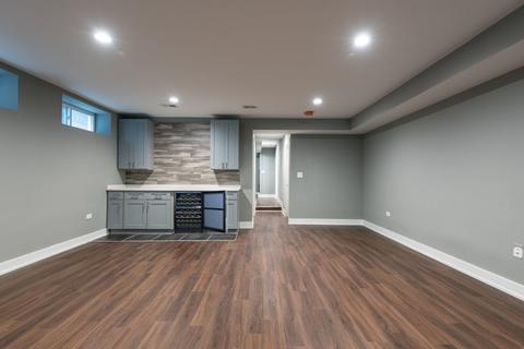 3055 N Gresham Ave, Chicago, IL 60618 photo 19
