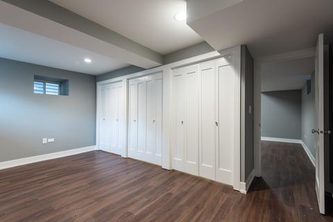 3055 N Gresham Ave, Chicago, IL 60618 photo 16