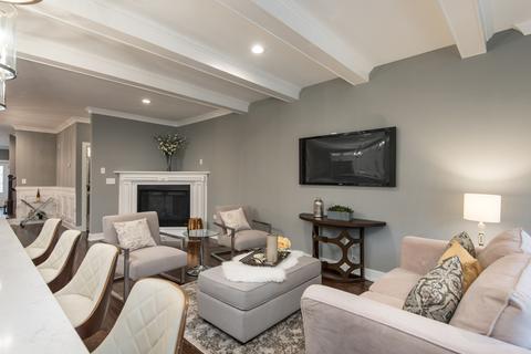 3055 N Gresham Ave, Chicago, IL 60618 photo 11