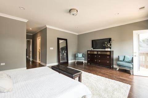 3055 N Gresham Ave, Chicago, IL 60618 photo 32